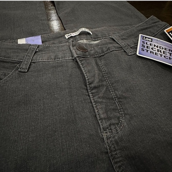 Lee midrise ultra stretch bootcut jeans NWT Size 10 - Picture 2 of 12